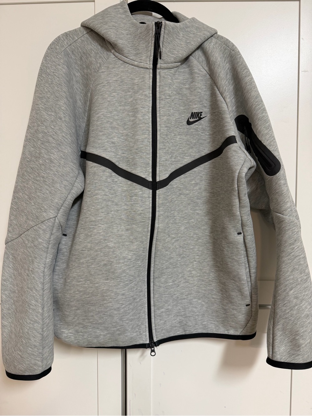Nike Men’s size Large Tech Fleece Full Zip Windrunner Hoodie